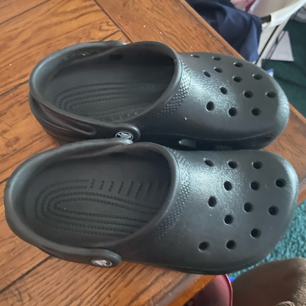 Black  crocs